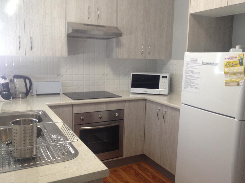 Green Meadow Apartment Наура Екстериор снимка