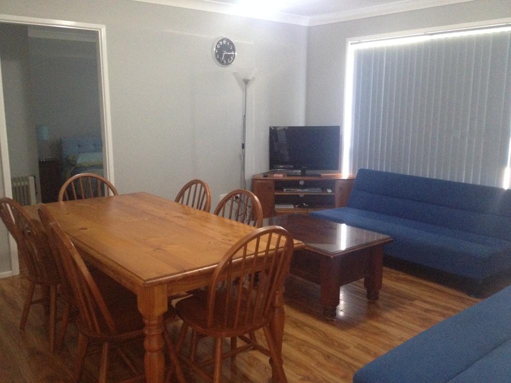 Green Meadow Apartment Наура Екстериор снимка