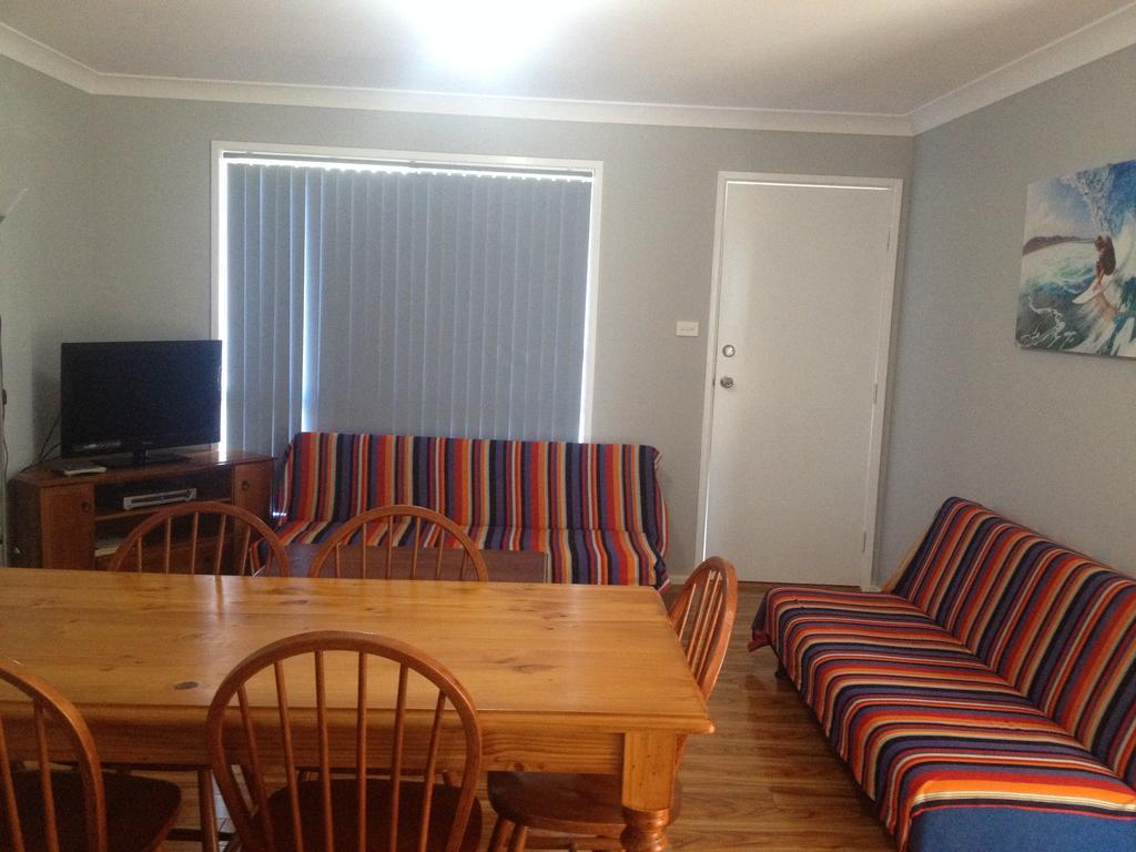 Green Meadow Apartment Наура Екстериор снимка